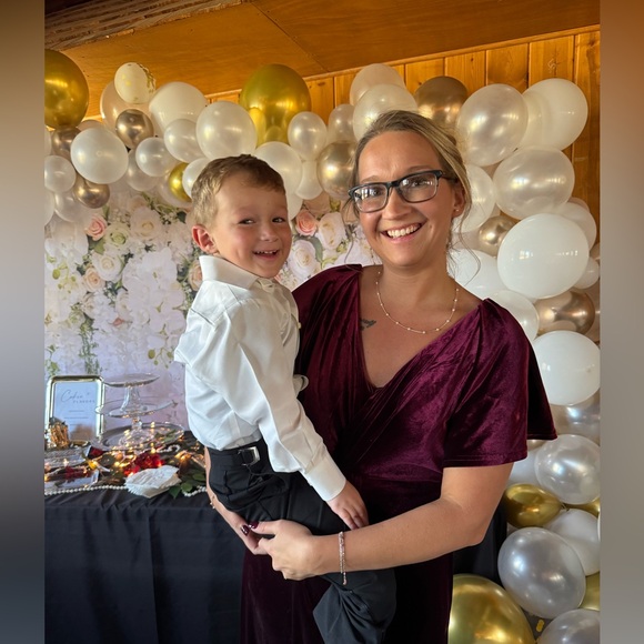 Meet your Posher, Stephanie - Picture 3 of 11